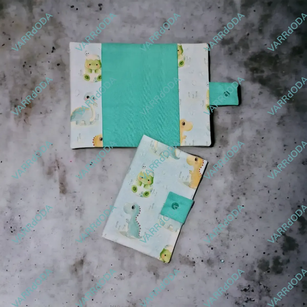 Bébi dínók EÜ kiskönyv borító