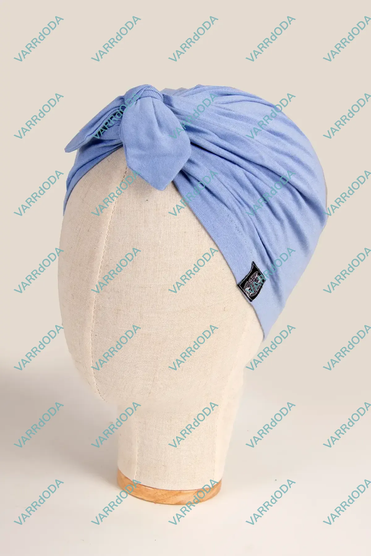 Égkék turbán sapka