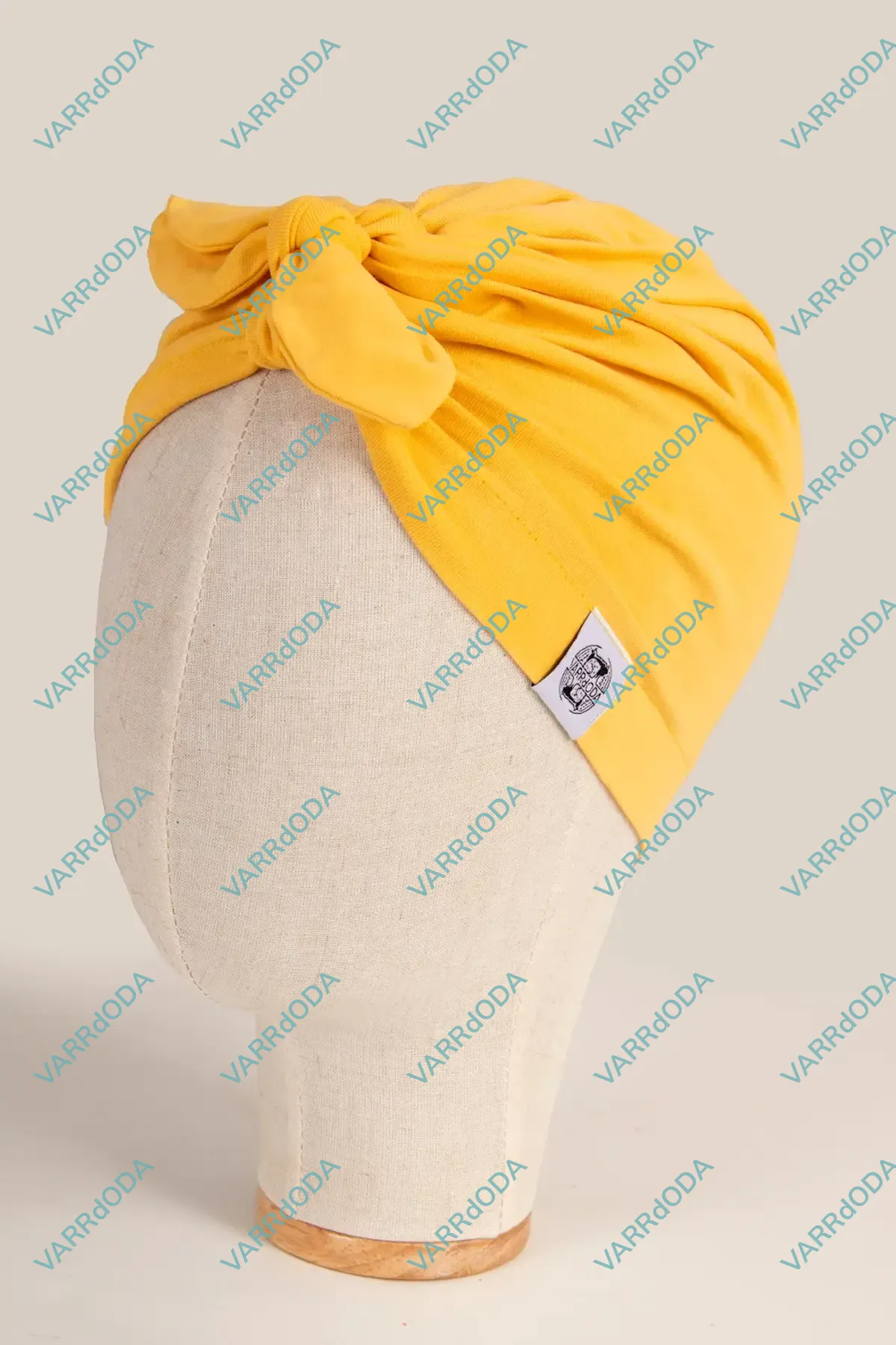 Napsárga turbán sapka