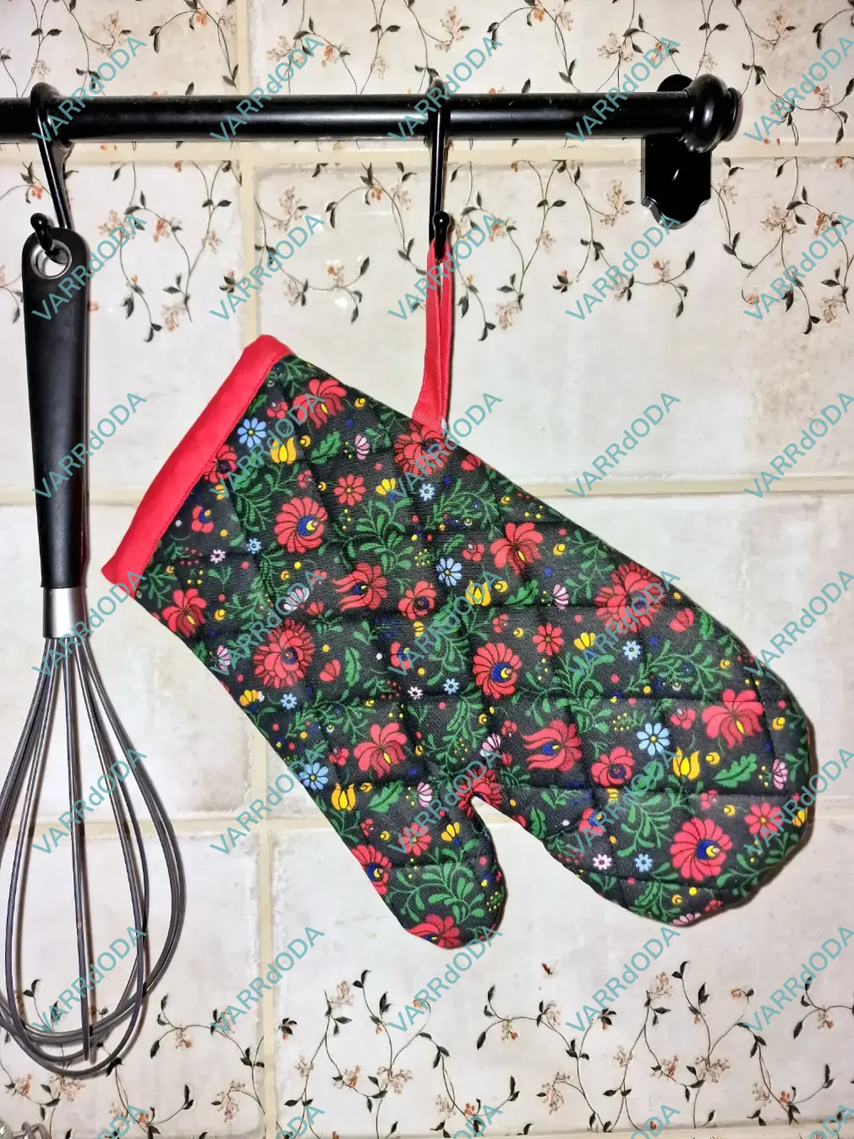 Fekete-piros kalocsai sütőkesztyű