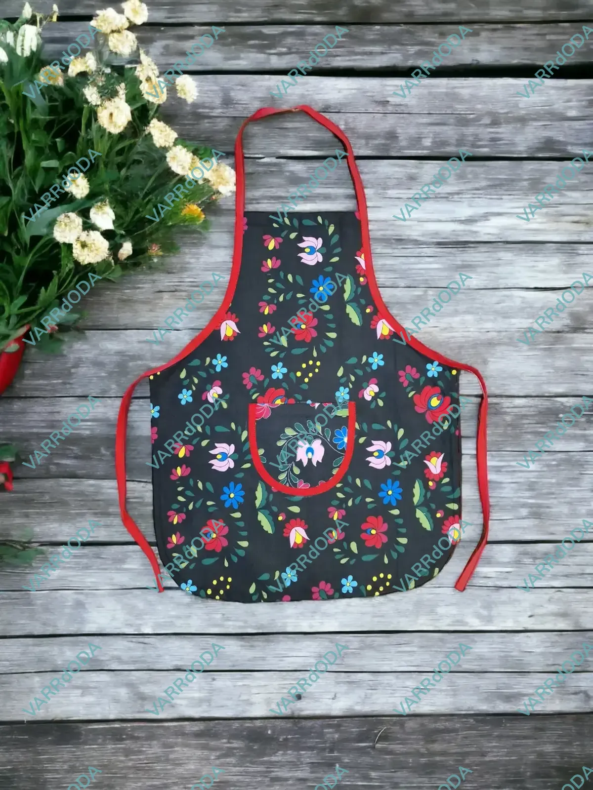 Fekete-piros kalocsai felnőtt kötény