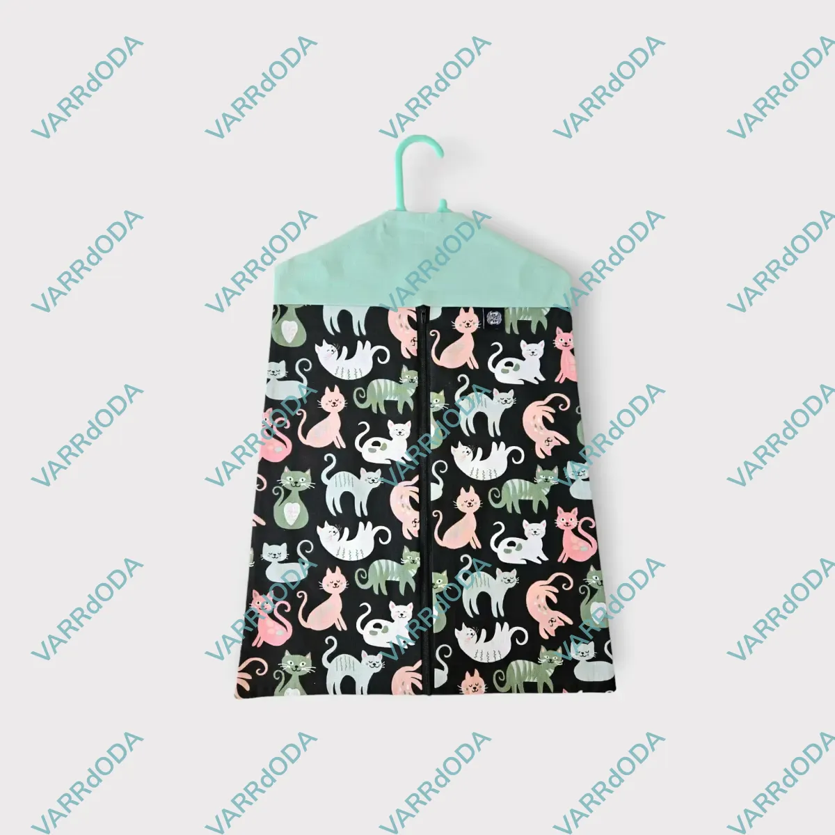 Zöld-fekete cicás ruhatartó